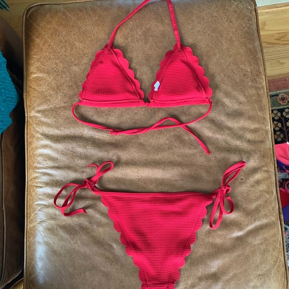 red scallop bikini - Picture 6 of 6